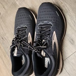 Brooks Ghost 13 size 9